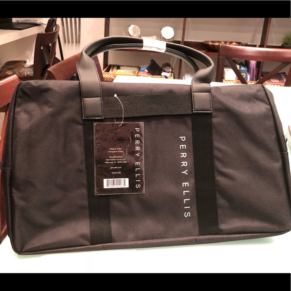 Perry Ellis  Weekender Travel Duffel Bag NWT